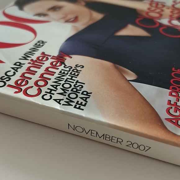 November 2007 Vintage Vogue Magazine - Jennifer Connelly Cover Collectible - Picture 3 of 16